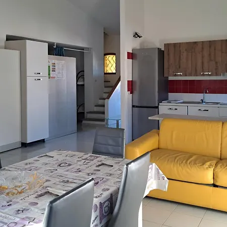 アパート La Brezza 8 Posti Letto Centro サン・テオドーロ